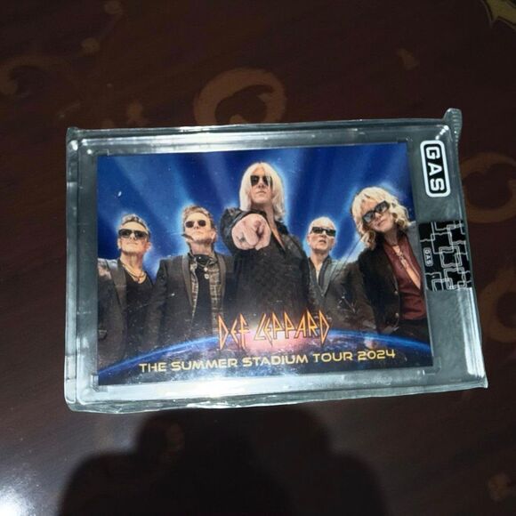 GAS Def Leppard 2024 Summer Stadium Tour Trading Card VIP Exclusive MINT Sealed - Picture 1 of 4